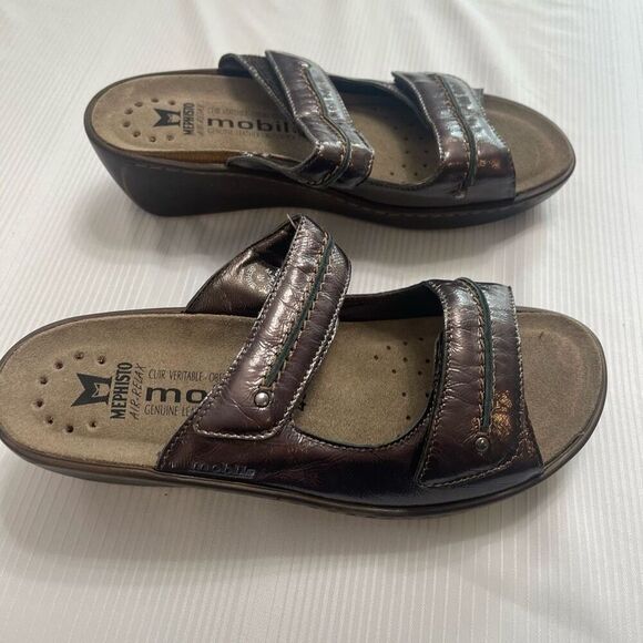 NWT Mephisto Mobils Patent Leather Sandals Size 40 US 10 New - Picture 1 of 7